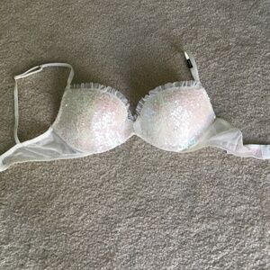 Victoria’s Secret underwire sequin bra 32d